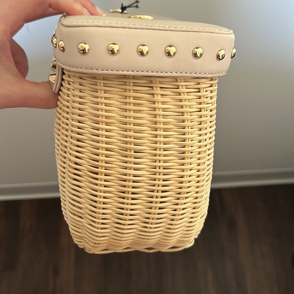 BTB Los Angeles Mason Crossbody in Pink - Picture 8 of 13